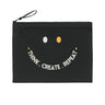 Schwarzes Etui mit Smiley THINK. CREATE. REPEAT. Design.